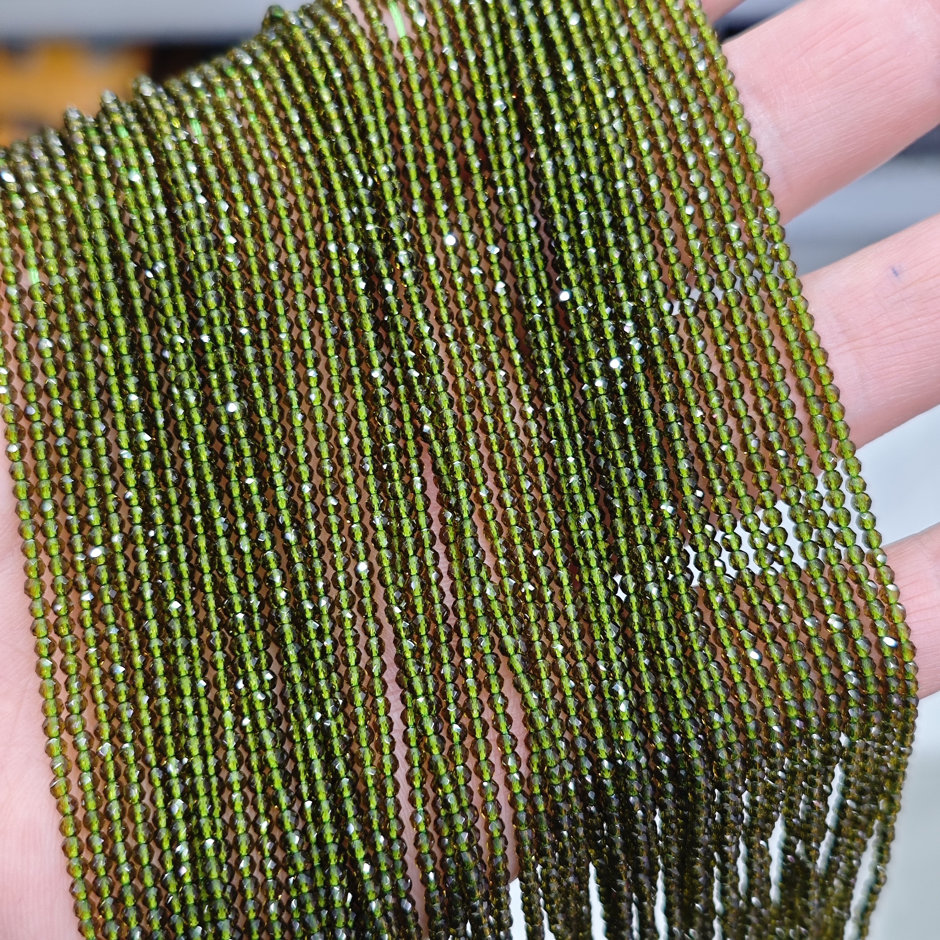 橄榄绿色尖晶石刻面散珠半成品diy手链项链饰品配件切面珠子