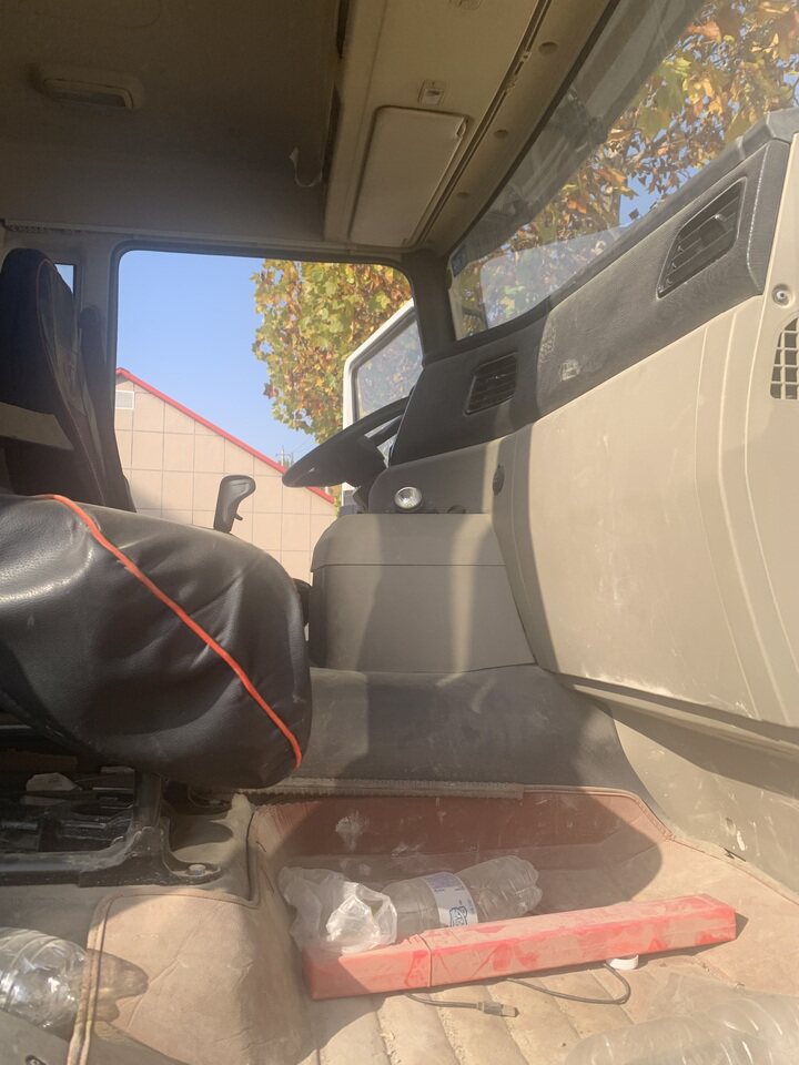 3月14日潍坊某公司名下的：鲁VZ1235工程车辆，为混凝土罐车（不含车牌）网络拍卖公告