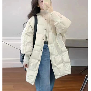 时尚气质洋气轻薄圆领羽绒服女2024年冬季新款大码宽松中长款外套