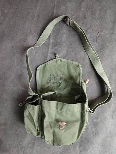 90年代库存81式斜挎包军绿色复古