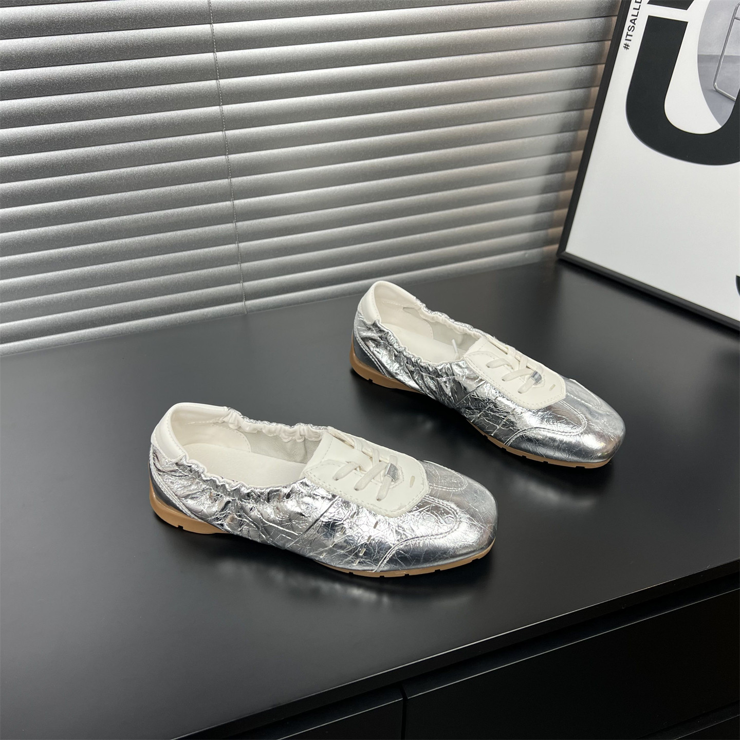 欧货羊皮银色德训鞋女2026春夏新款软底不累脚轻便真皮运动休闲鞋