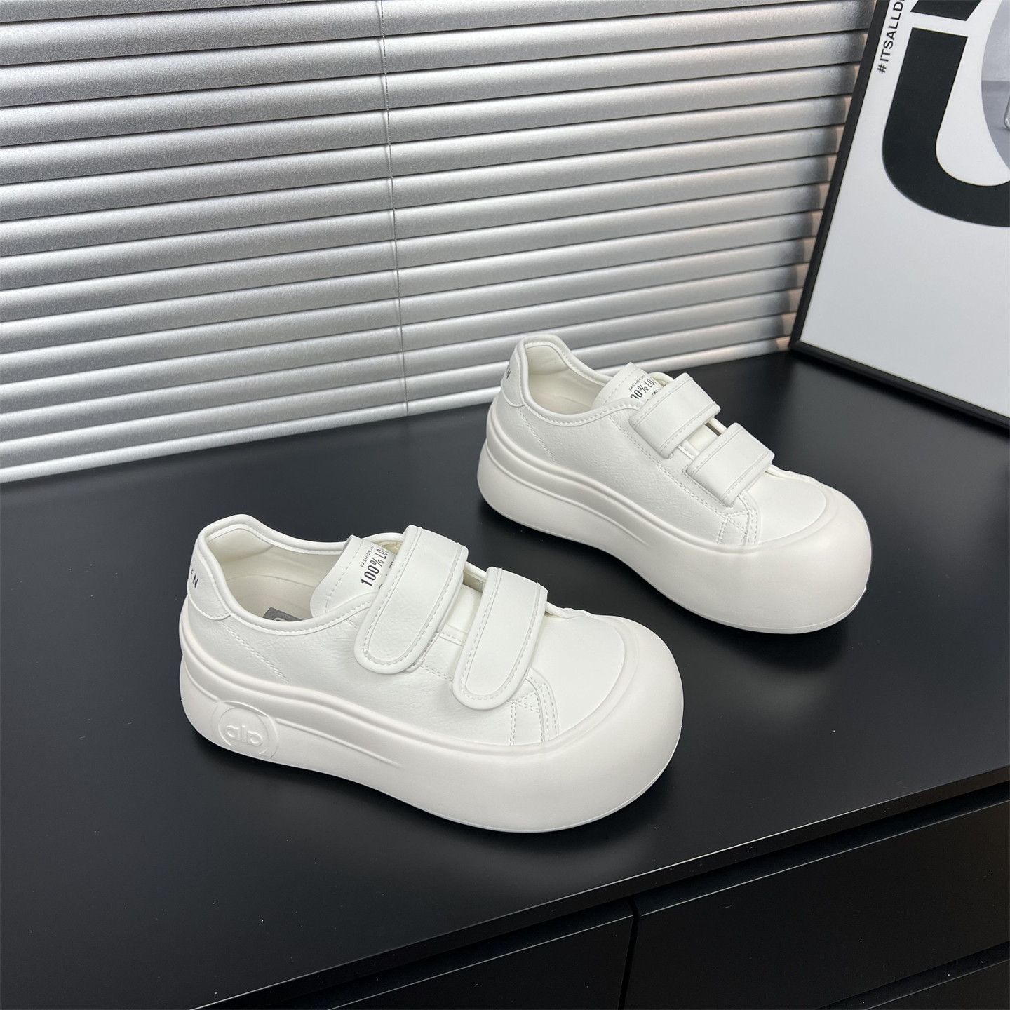 真皮娃娃头小白鞋女2026春季新款魔术贴厚底时尚牛皮休闲运动板鞋,女鞋,休闲板鞋,淘宝优惠券,粉丝福利购,淘宝优惠卷