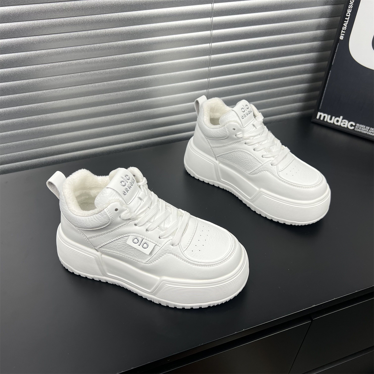 真皮加绒高帮小白鞋女2025冬季