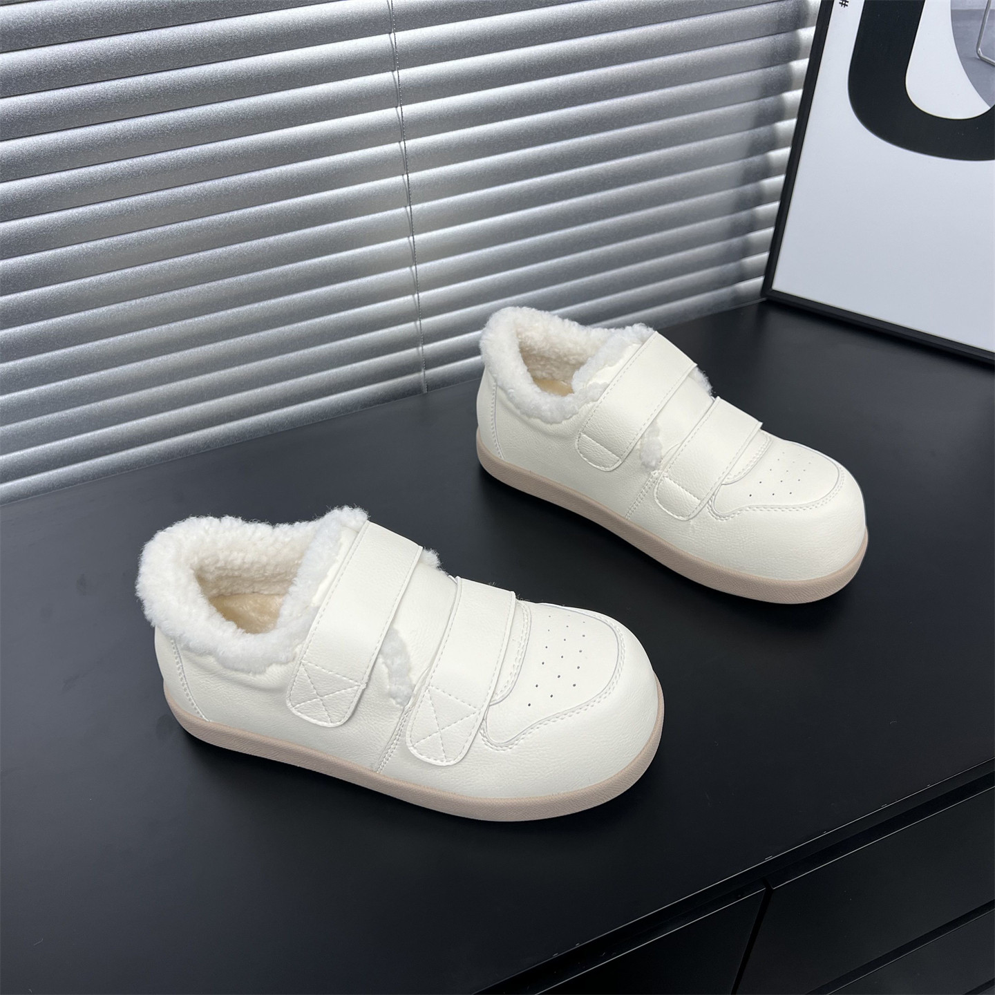 真皮羊毛加绒白色勃肯鞋女2025冬季新款圆头厚底魔术贴保暖棉鞋潮,女鞋,时尚雪地靴,淘宝优惠券,粉丝福利购,淘宝优惠卷