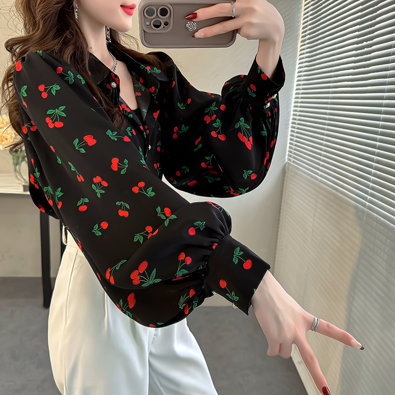 别致小樱桃印花女上衣2023新款
