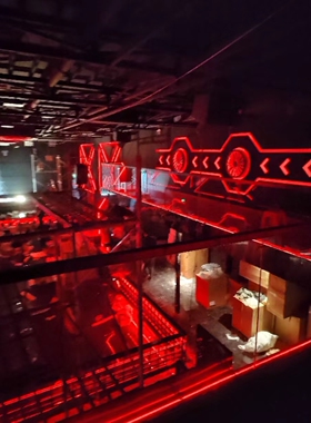 转动发光红色风扇复古怀旧铁艺涡轮墙壁酒吧餐厅金属壁饰工业风