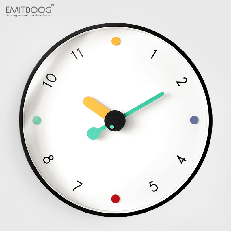 高颜值拯救白墙时尚挂钟