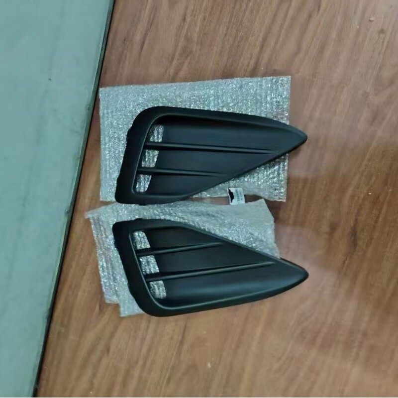 大众帕萨特前杠雾灯盖板