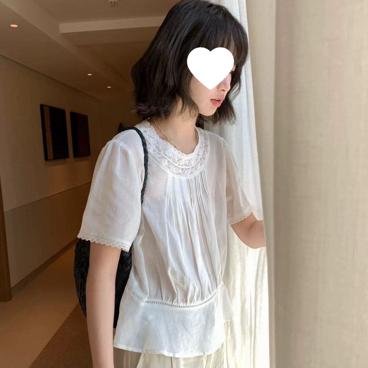 2026夏季新款圆领蕾丝拼接小衫法式衬衫女百搭上衣白色露肩高弹