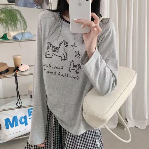 韩代款东大门春季纯棉薄款编织圆领刺绣星星小马时尚气质长袖T恤