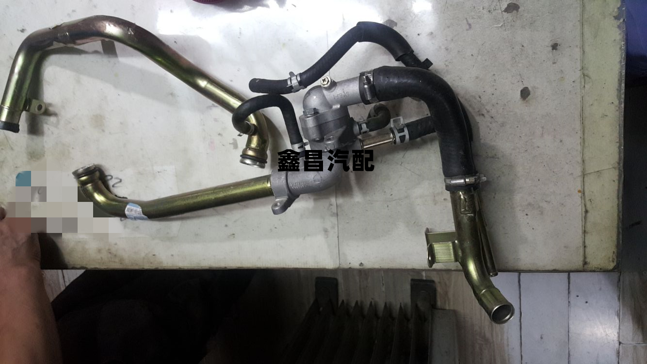 哈飞新中意V5配件 中意V5节温器管子 发动机水管 铁水管总成原厂