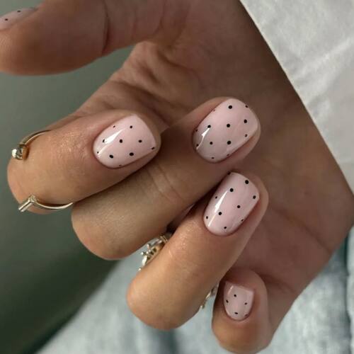 24Pcs Short Square Head Press on Fake Nails Black Polka Dot