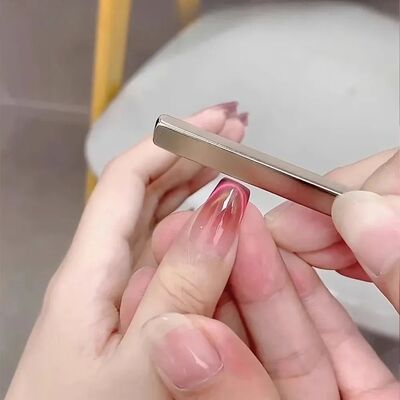 Magnetic pen for nail art with 3D cat-eye pattern - perfect