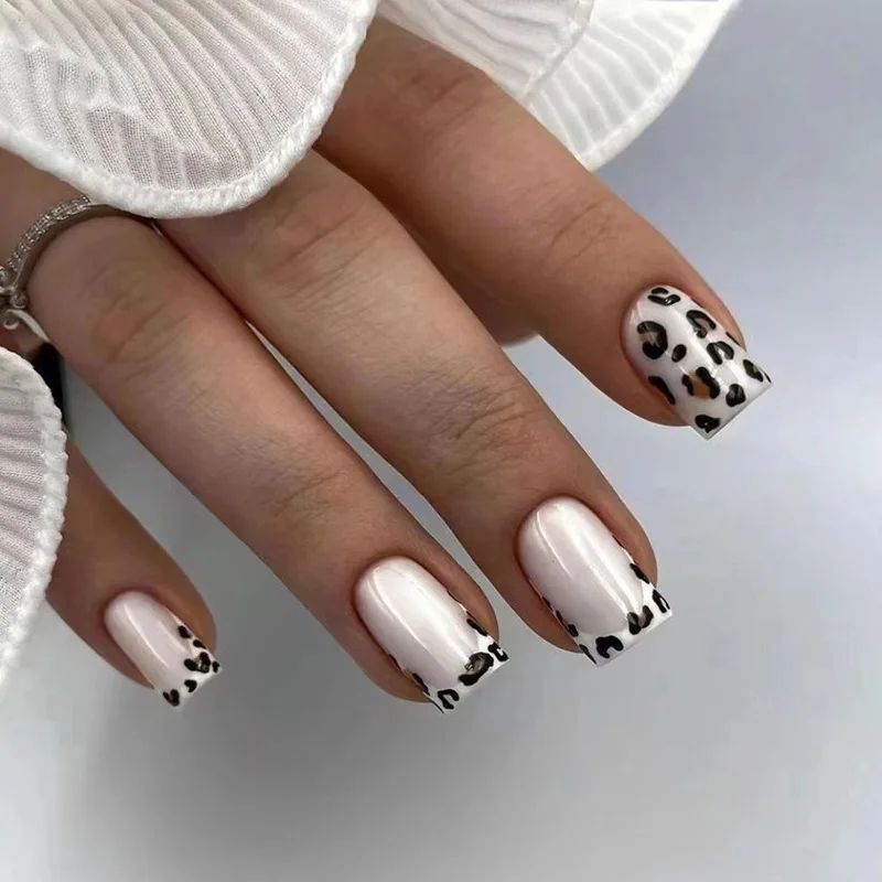 24pcs Short French False Nails Leopard Print Design Fake Nai
