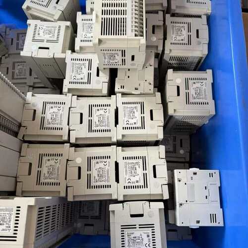 议价PLC FX3U-48MT  新年份