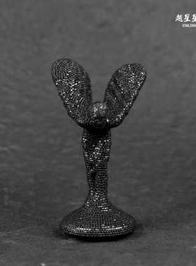 劳斯莱斯欢庆女神车标莫桑石