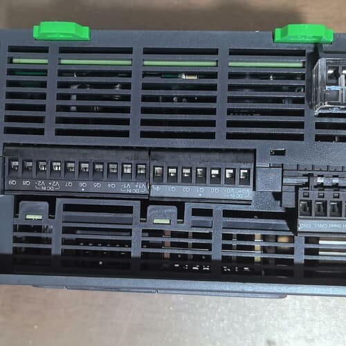 PLC实物拍摄TM241CEC24U--议价商品