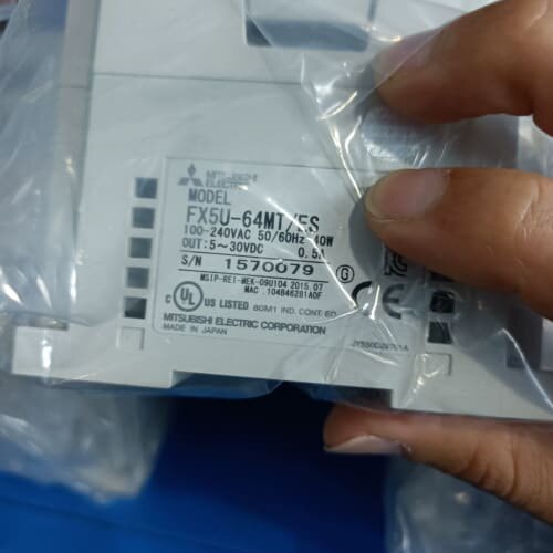 正品三菱FX5U-64MT fX5-16EX现货供应！外观新--议价商品
