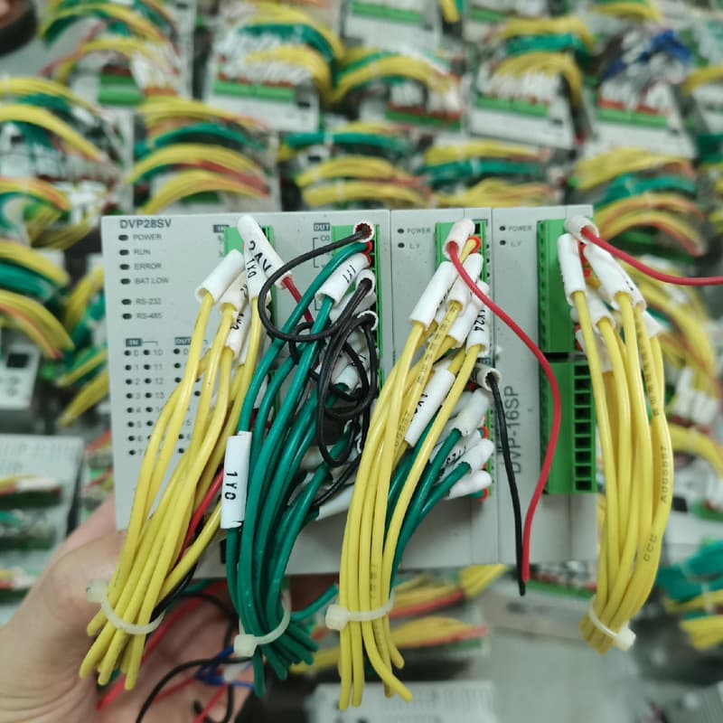 台达PLC主机DVP28SV11T2，二手拆机，功能包好。成--议价商品