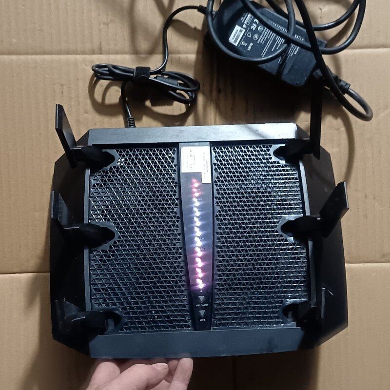 NETGEAR夜鹰X6路由器R8000,AC3200三频千兆--议价商品