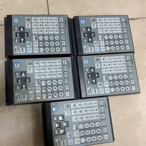 三菱键盘FCU6-KB071-1，成色如图所示，拆机现货，功--议价商品