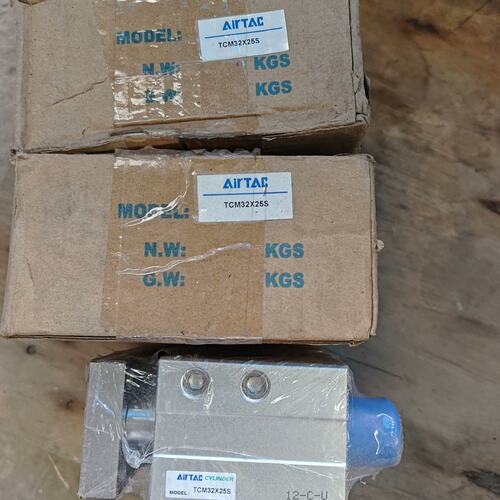 全新亚德客正品汽车专用三轴气缸TCM32X25S，剩余3个，--议价商品