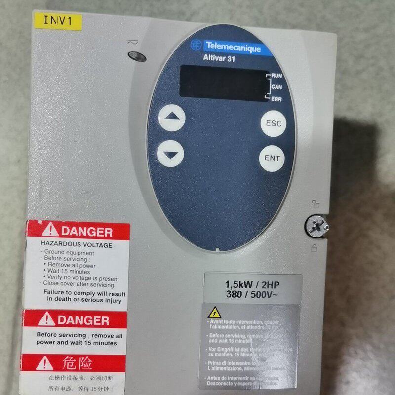 【二手】施耐德变频器 ATV31HU15N4--议价商品