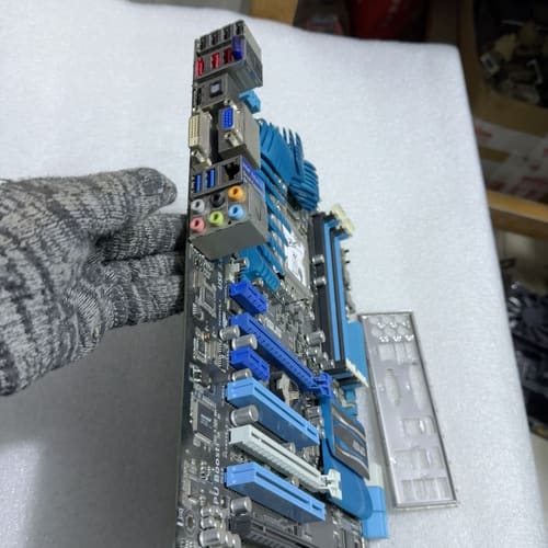 华硕P8Z68-V/GEN3拆机主板,无维修,使用正常。--议价商品