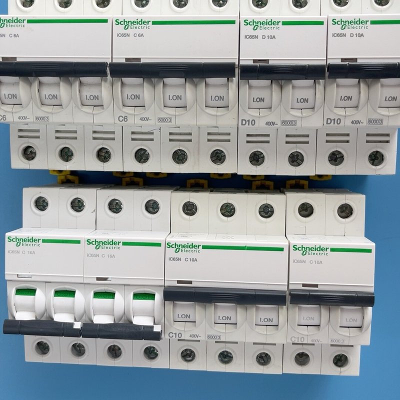 施耐德 空气开关iC65N C 10A.1个 50元--议价商品