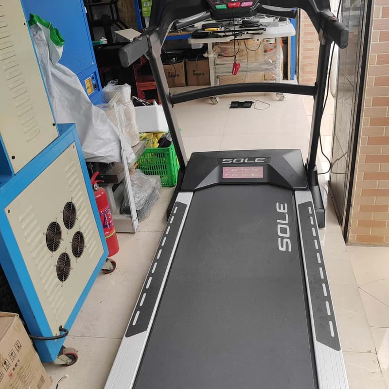 SOLE F80L跑步机,香港朋友买回来没用过,没地方放,当--议价商