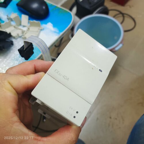 FX3U-4DA 三菱原装正品plc模拟量模块 20年9成新--议价商品