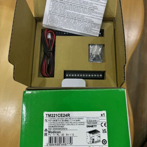 TM221CE24R，施耐德全新原装控制器PLC，实物拍摄，--议价商品