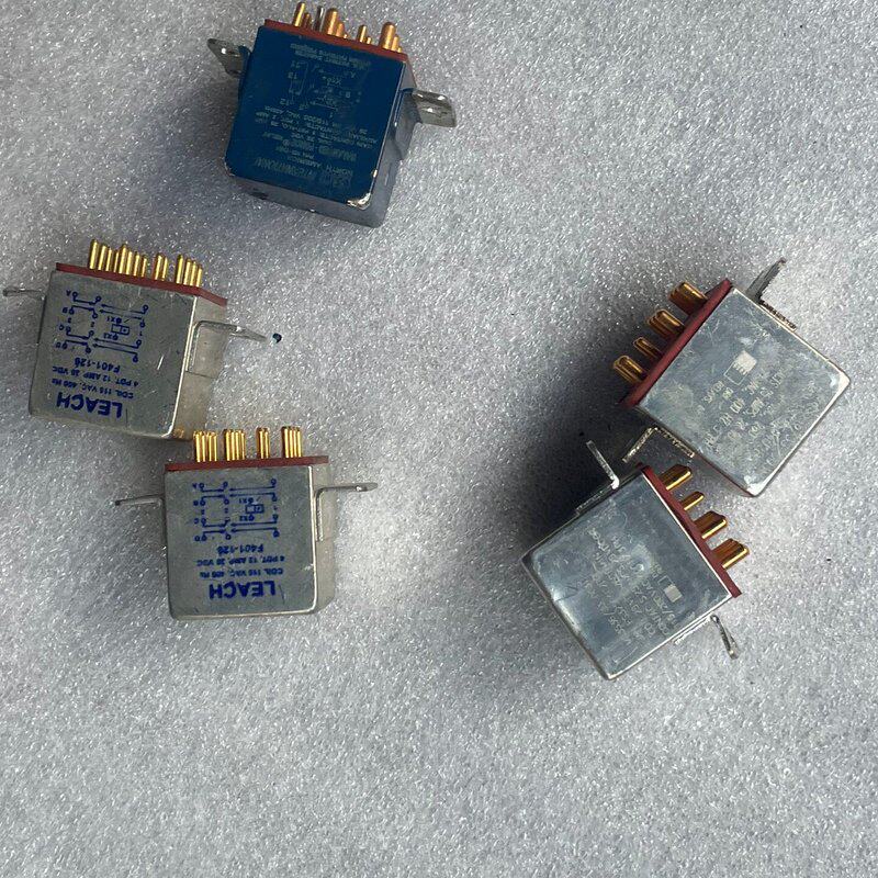 继电器，镀金插头，有5个，标价是一个价格，飞机航空--议价商品