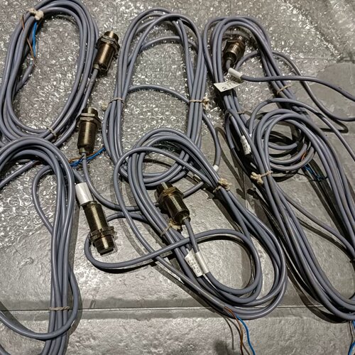 全新巴鲁夫接近开关BES M18MK-GSC70B-BV0--议价商品