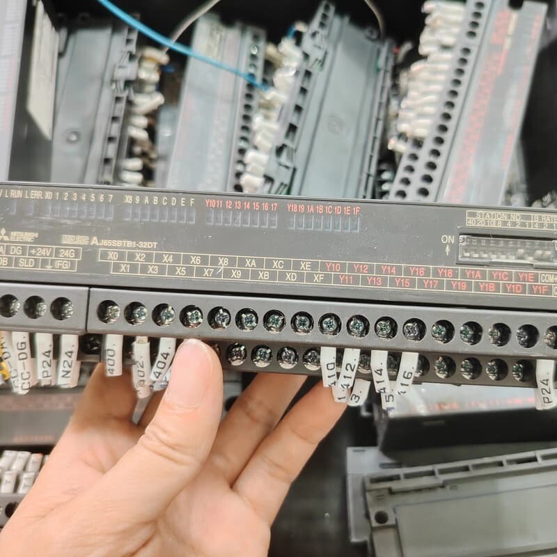 三菱AJ65SBTB1-32D系列端子排！二手拆机！成色漂亮--议价商品