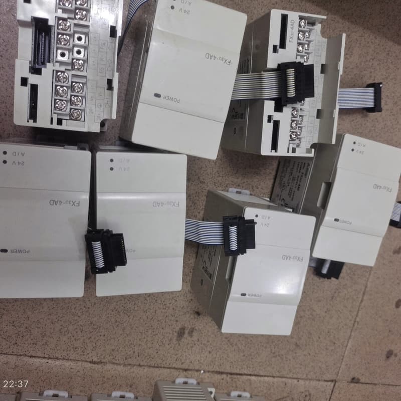 FX3U-4AD .三菱原装正品成色还不错 包好包邮深圳当日--议价商品