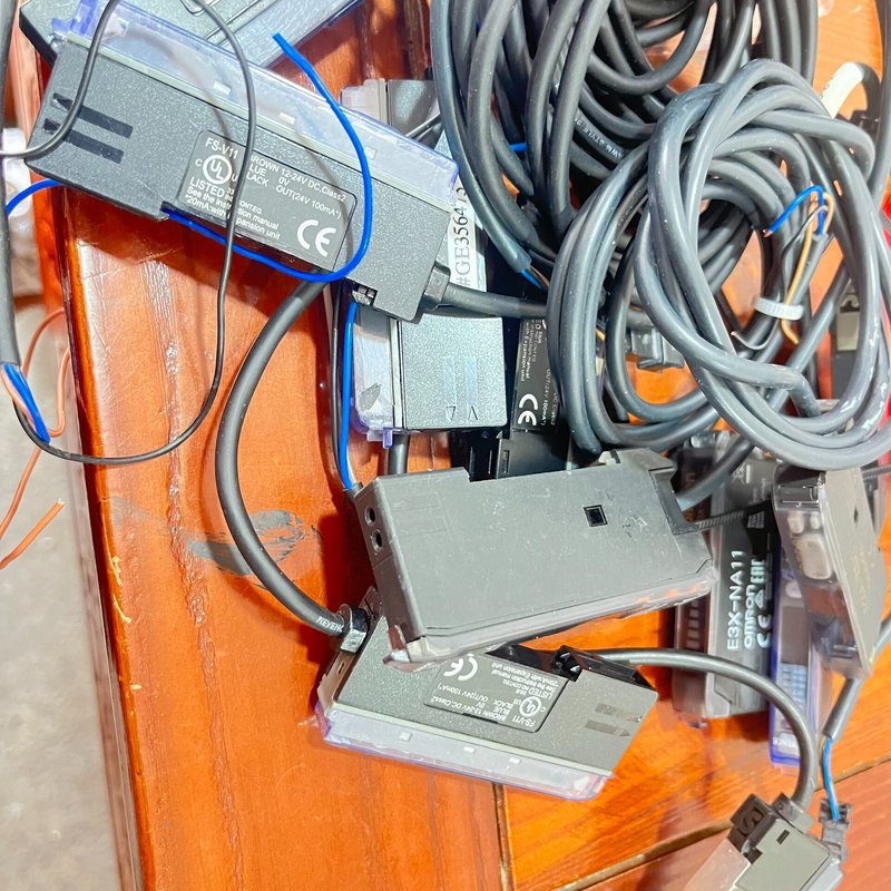 基恩士光纤放大器FS-V11,12-24VDC,--议价商品
