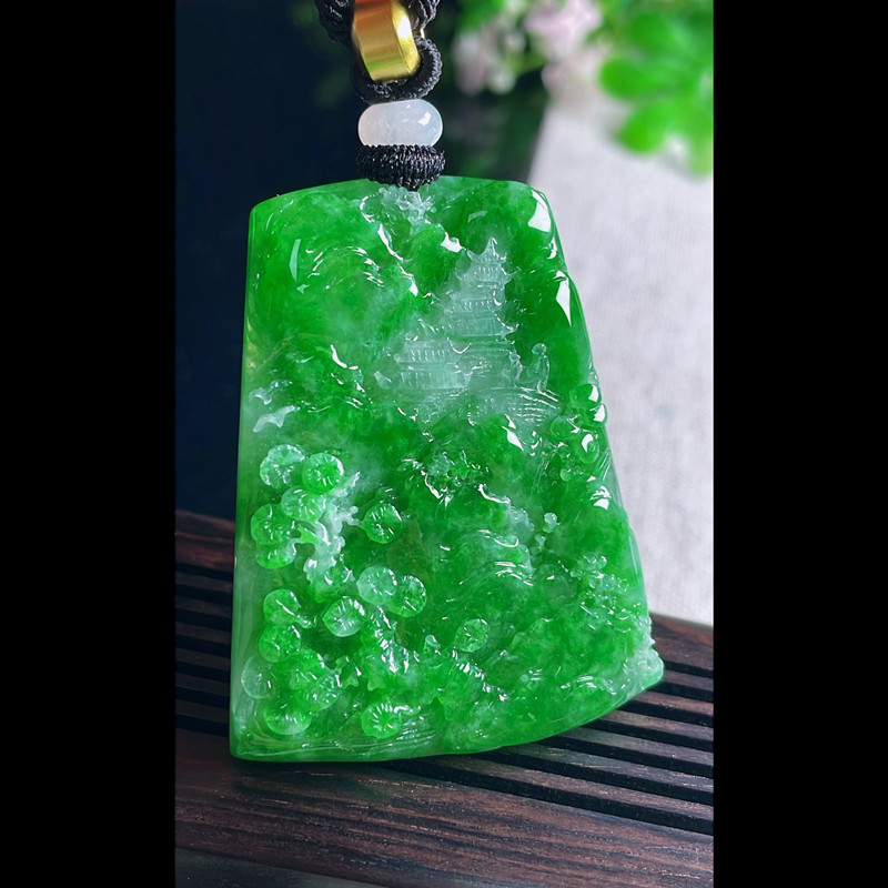 缅甸天然A货玉石翡翠挂件 精雕老坑冰种阳绿山水牌吊坠