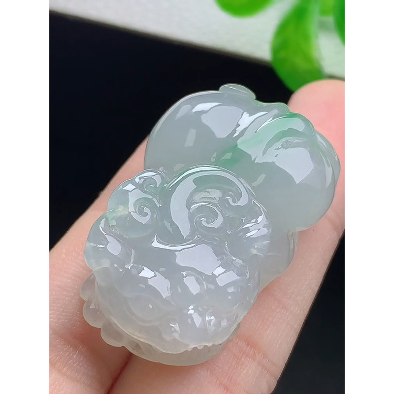 缅甸天然A货玉石翡翠 老坑冰种 手工精雕 貔貅吊坠