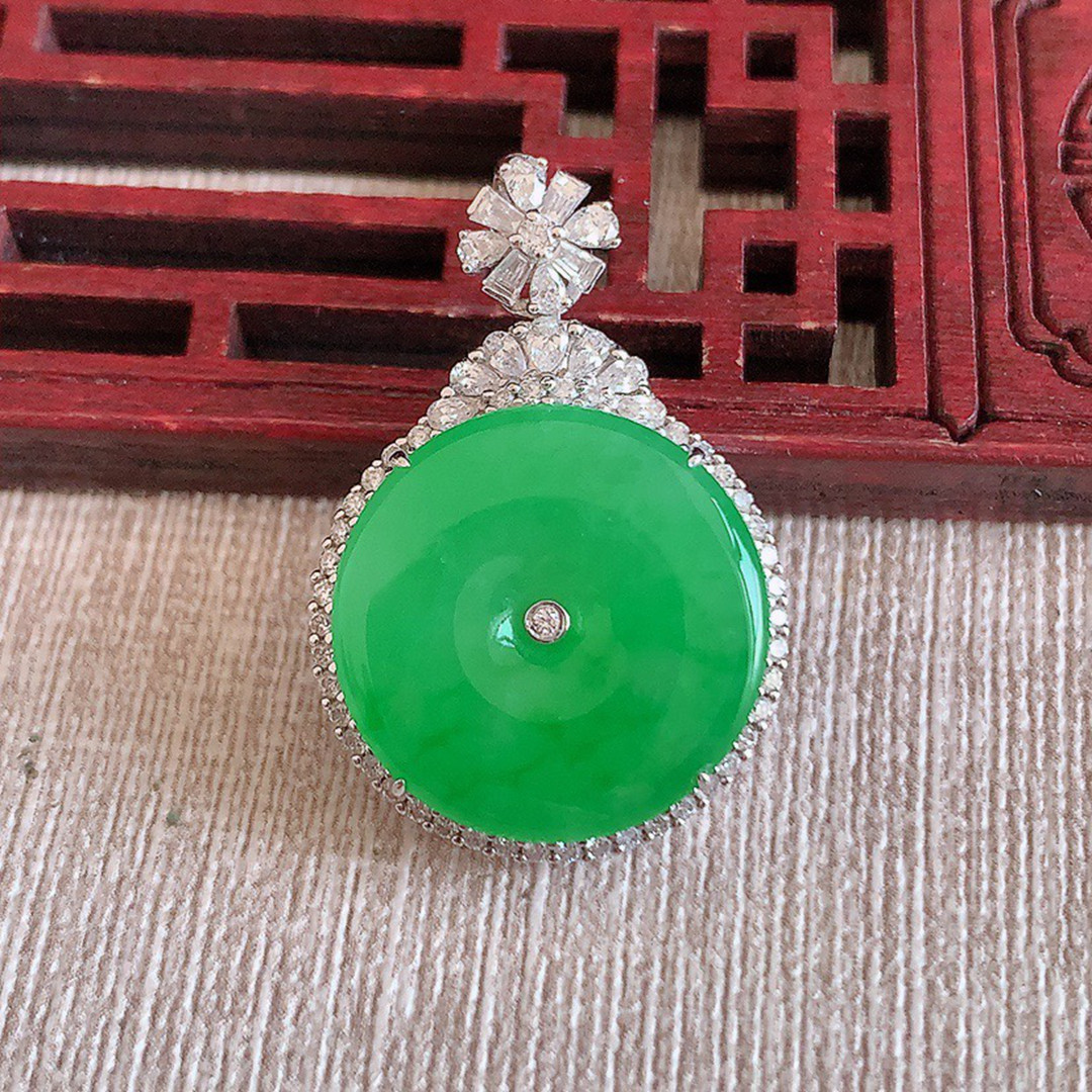 缅甸天然A货玉石翡翠 老坑冰种 手工精雕18K金伴钻阳绿平安扣吊坠