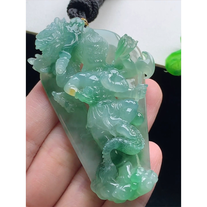缅甸天然A货玉石翡翠 老坑冰种 手工精雕 飘花不动明王菩萨牌吊坠