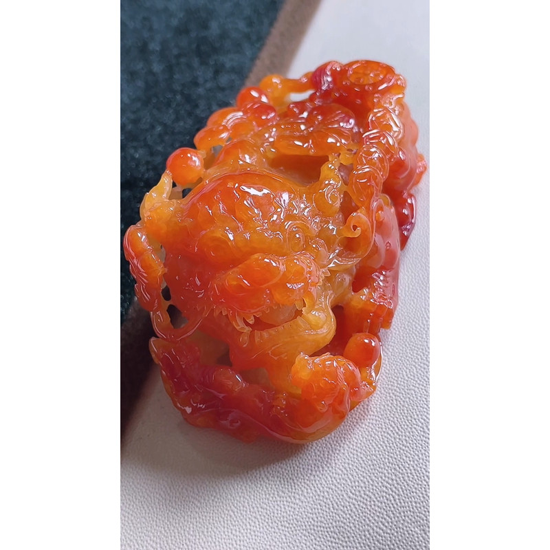 缅甸天然A货玉石翡翠 老坑冰种 手工精雕 红翡霸王貔貅吊坠