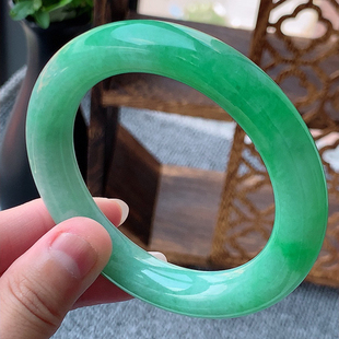 缅甸A货天然翡翠 58圈口 老坑冰种满绿阳绿胖圆条手镯57