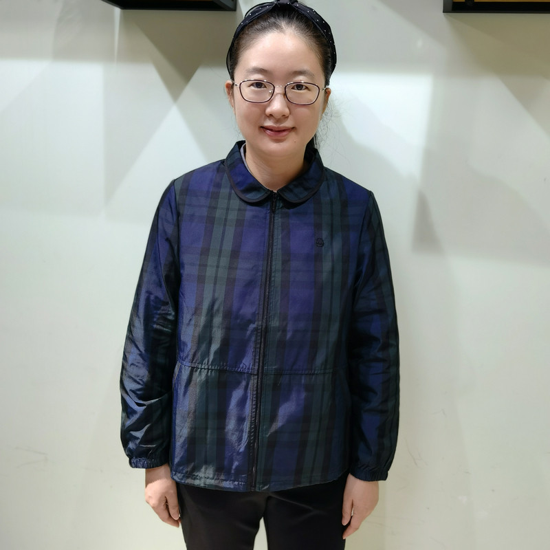 韫YUN女装2024年春款新款娃娃领格子风衣女短款宽松拉链外套 2172