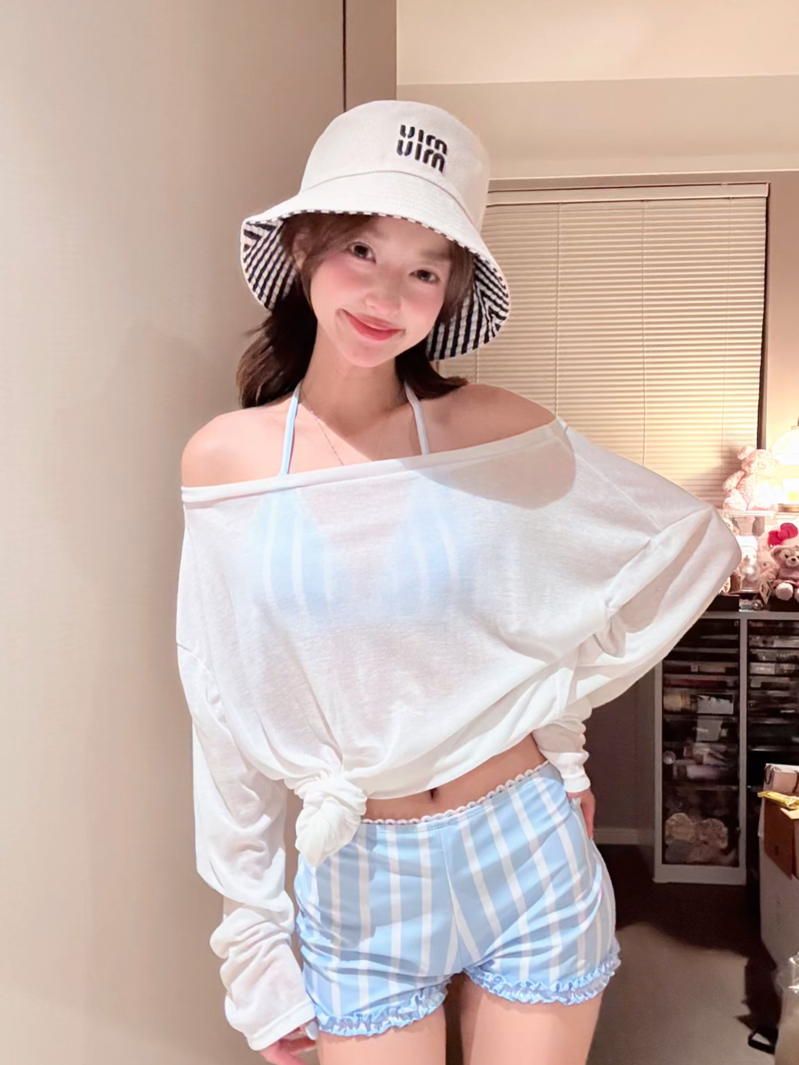 泰国韩版条纹蓝色平角裤分体泳衣女比基尼罩衫宽松微透露肩防晒