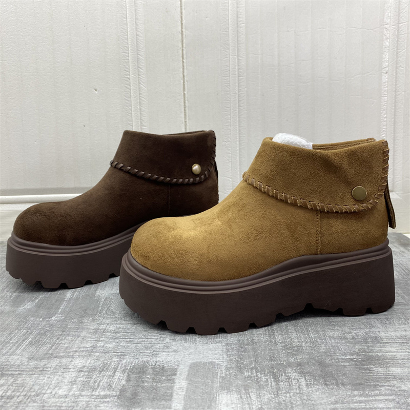 2025年秋冬新款女鞋工厂货圆头潮流洋气厚底松糕底后拉链女短靴