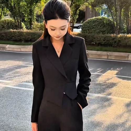 小个子时尚套装职业风