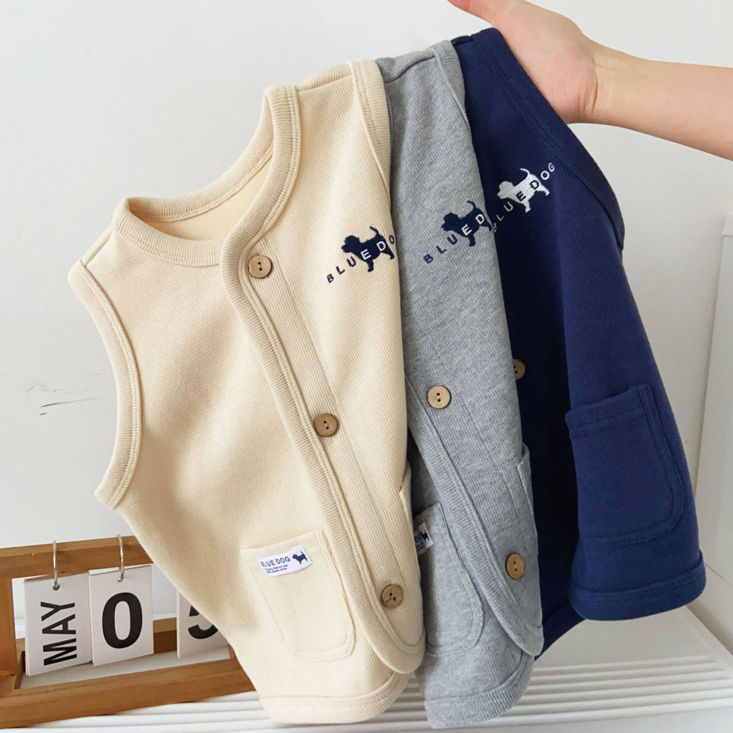 儿童马甲春秋款新款卡通小狗男女宝宝背心百搭坎肩开衫外穿外套潮