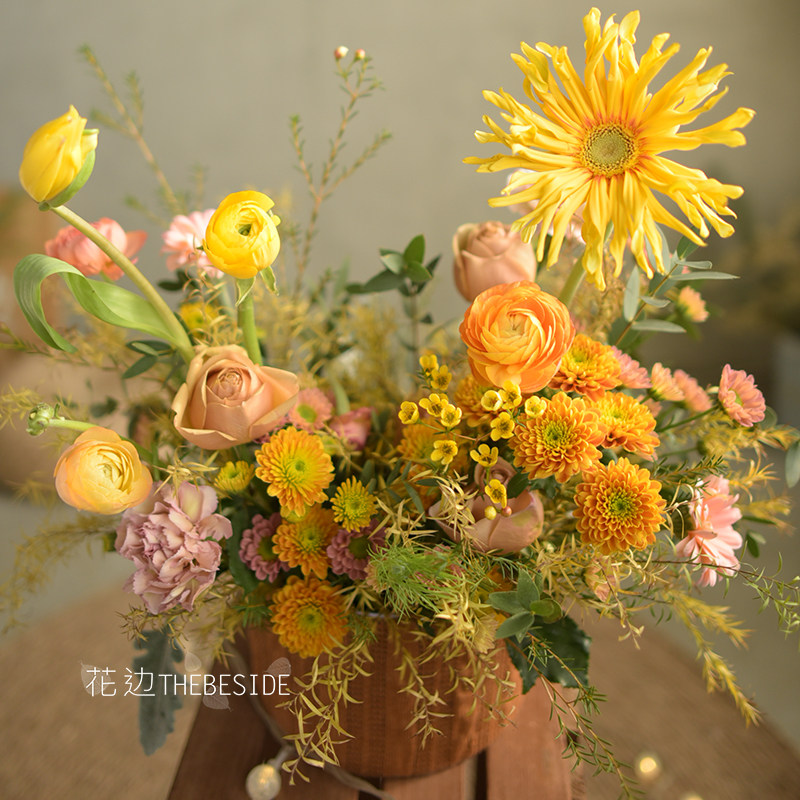 花边THEBESIDE《日光倾城》橙黄色系温暖鲜花抱抱桶 北京节日礼物
