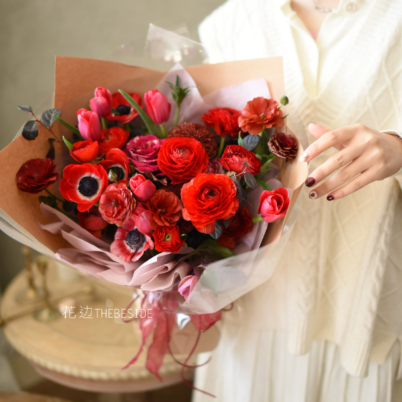 花边《白羊座》十二星座生日礼物红色系混搭鲜花束 北京闪送